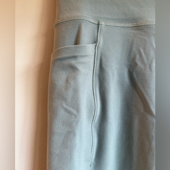 Athleta Women’s Salutation II Stash Pocket 7/8 Leggings Size Small - Picture 3 of 7